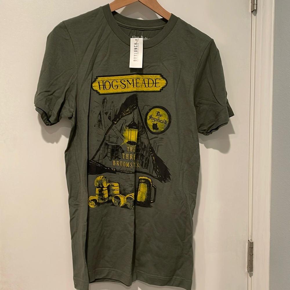 Harry Potter - Hogsmeade The Three Broomsticks T Shirt in Green